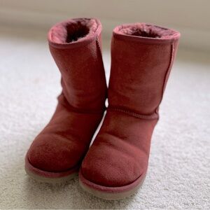 ⚡️ FLASH SALE⚡️UGG • Classic Midi Boots in Burgundy • 7